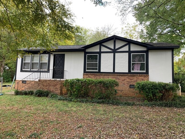 Building Photo - 277 River Loop Rd