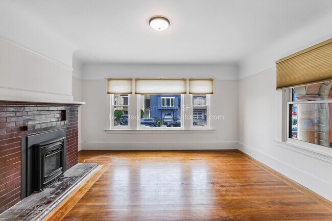 Building Photo - 1383 44th Ave