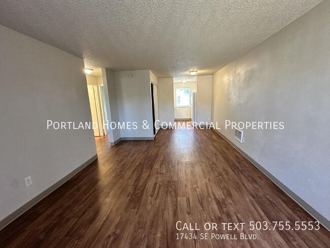 Building Photo - 2 - Bedroom Apartment, Upstairs, Near Tran...