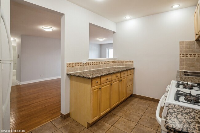 Foto del edificio - 710 Dempster St