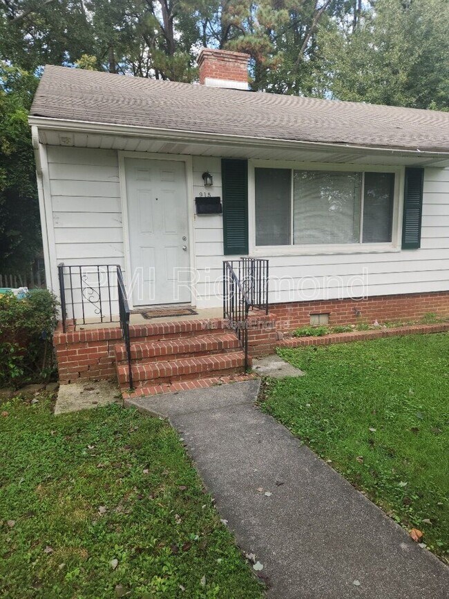 Building Photo - 915 Northampton Rd