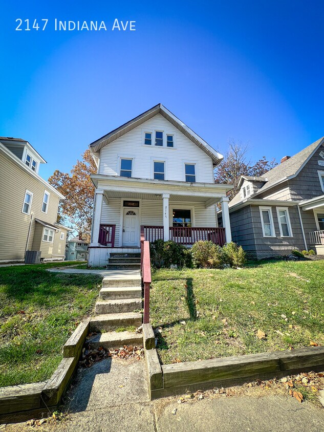 Primary Photo - Huge 7 Bedroom 4 Bath Home Close To OSU Av...