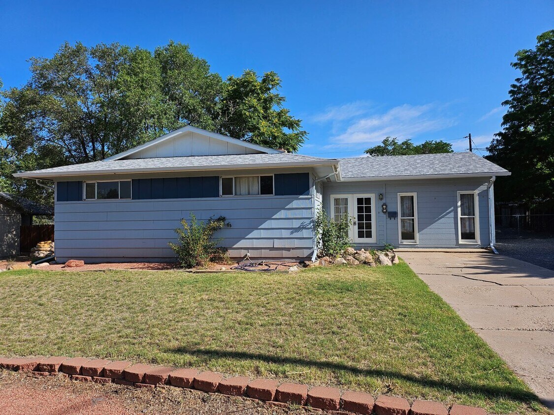 Primary Photo - ALL PROSPECTIVE TENANTS MUST SUBMIT A $58 ...