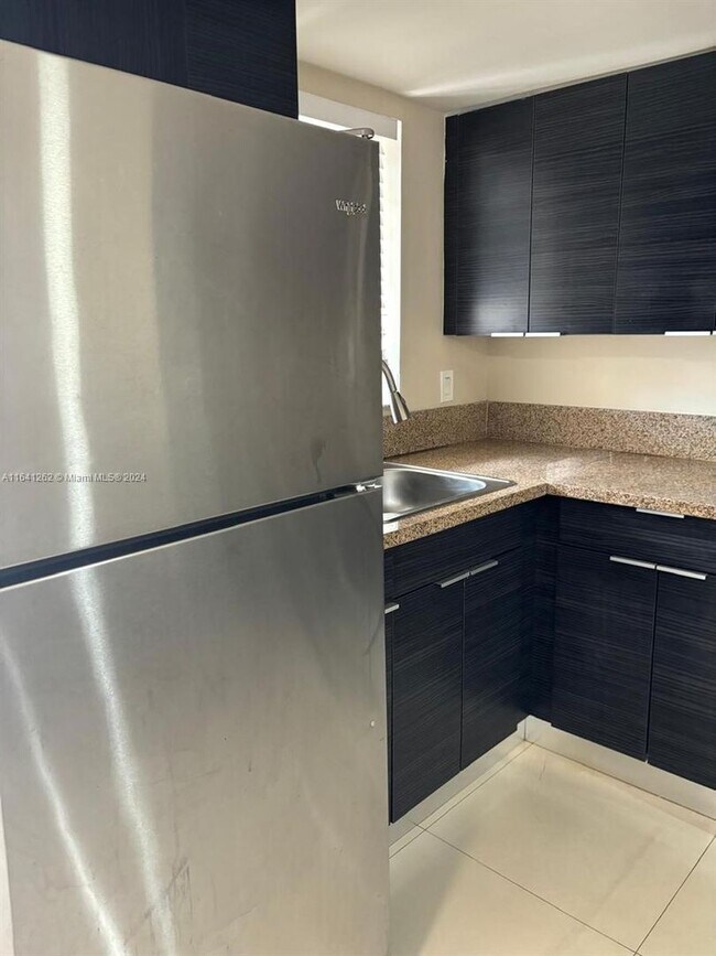 Foto del edificio - 5650 W 26th Ct