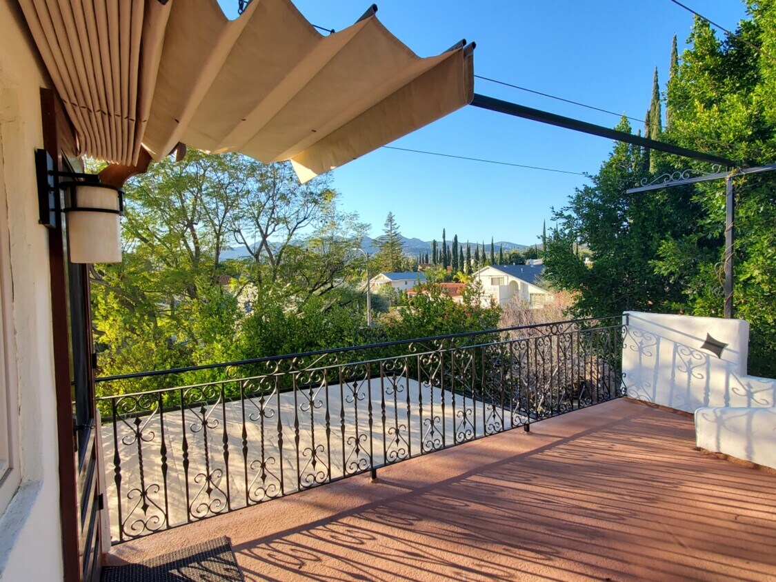 Covered Patio - 10723 Lurline Ave