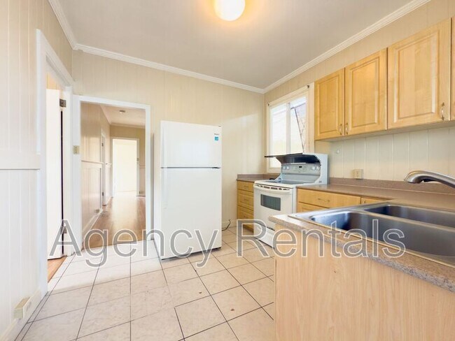 Foto del edificio - 839A McCully St