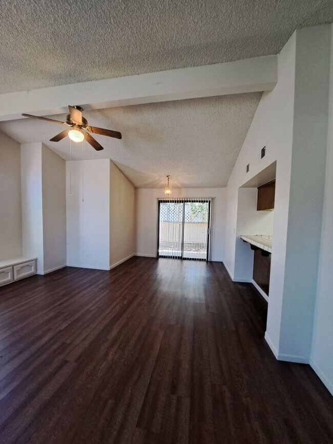 Foto del edificio - 4634 N Charles Ave