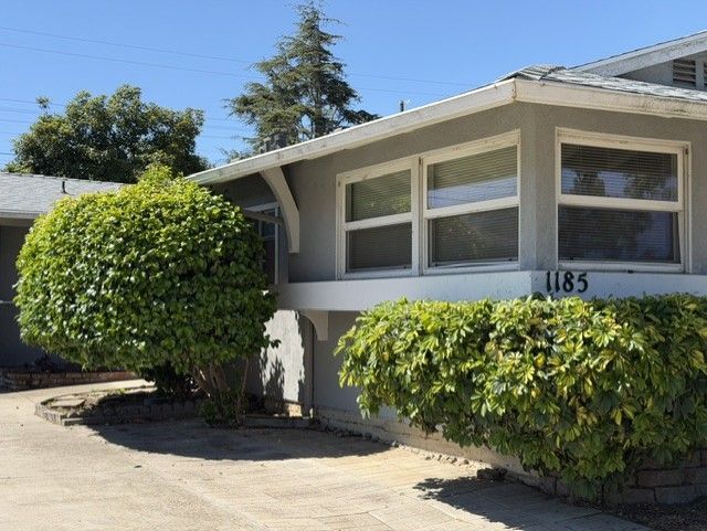 Foto del edificio - 1185 Atascadero St