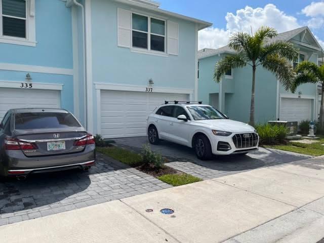 Building Photo - 337 SE Angler Drive 337 Stuart Fl 34994
