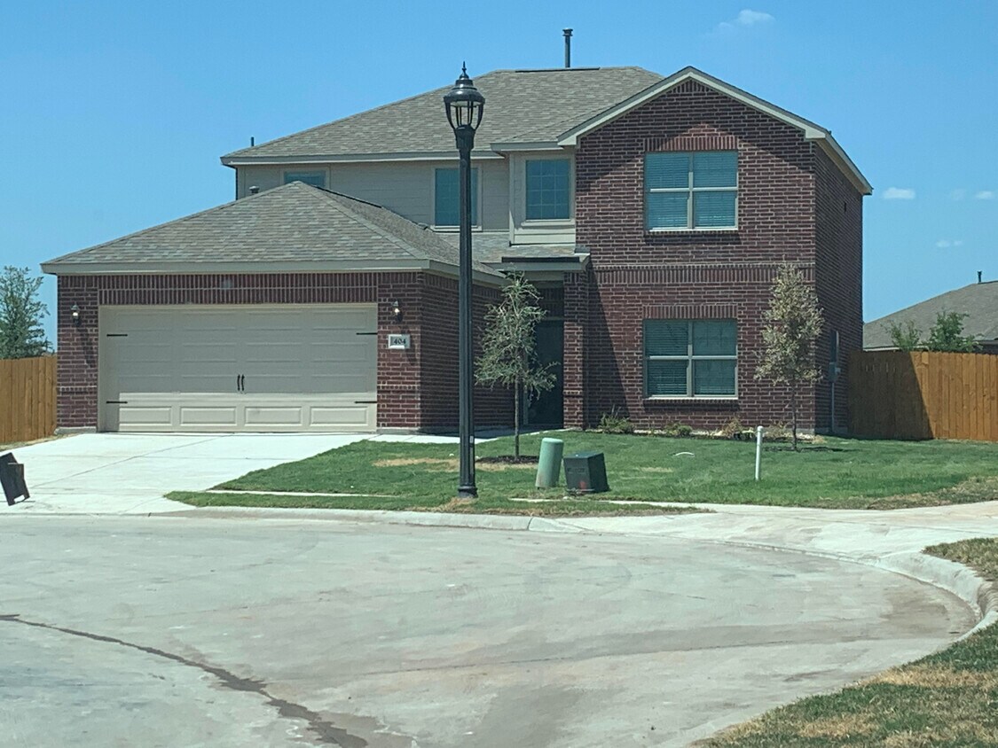 Foto principal - 404 Harbor Oaks Dr