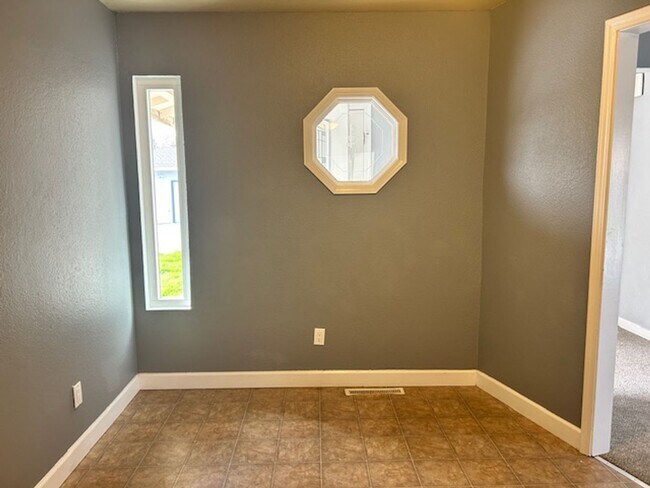 Foto del edificio - Single Level 3 Bedroom 2 Bath House in Rohnert Park