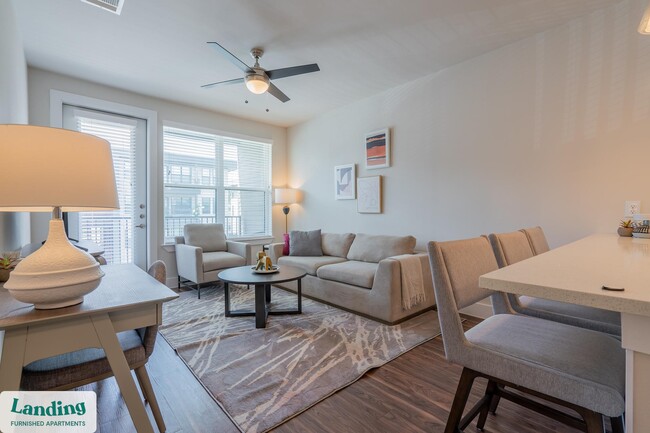 Building Photo - 15950 Chase Hill Blvd