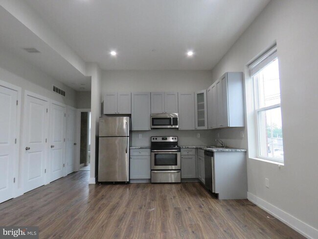 Foto del edificio - 3100-02 Spring Garden St
