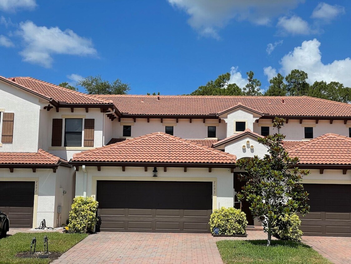 Primary Photo - ***BRISTOL PINES***3 BEDS/ 2 BATHS***2-CAR...