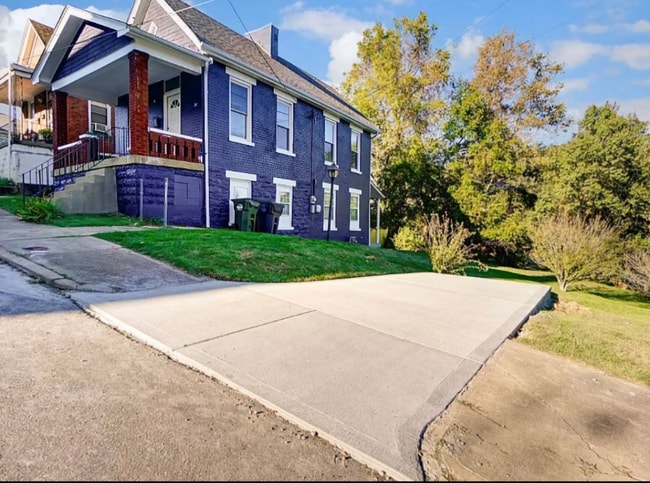 Photo - 74 18th St House