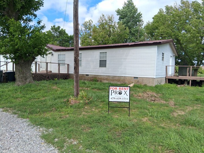 Building Photo - Charming 4BR Home in Cave Springs