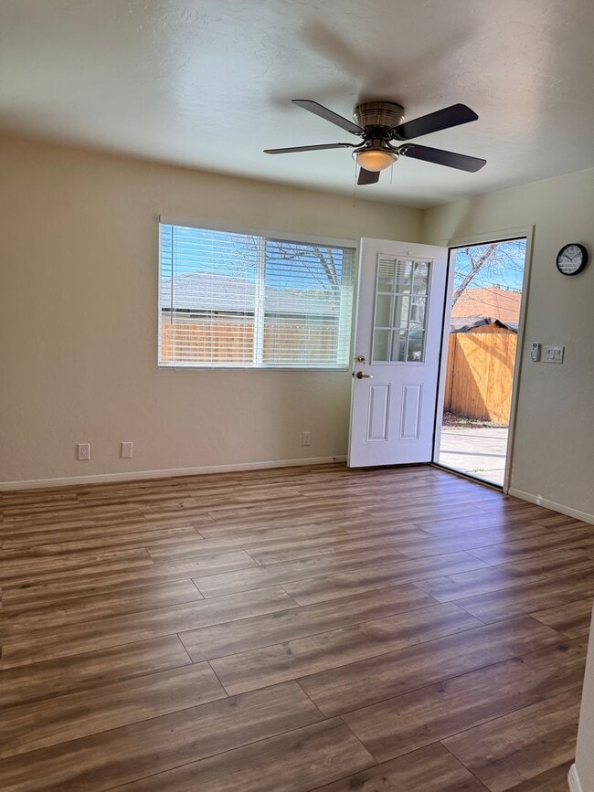 Building Photo - PM16-00412K: 4th