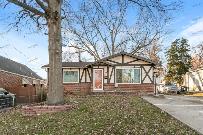 Foto principal - 7823 Clevedon St