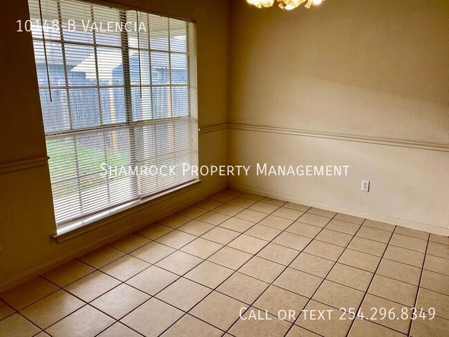 Building Photo - Cougar Ridge Duplex