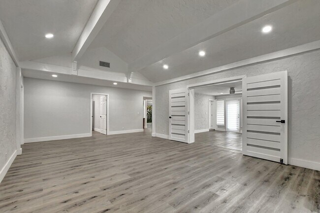 Foto del edificio - 1200 NW 8th St