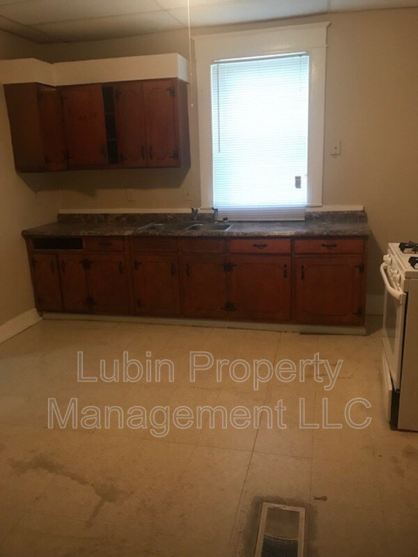 Foto del edificio - 669 N Willett St