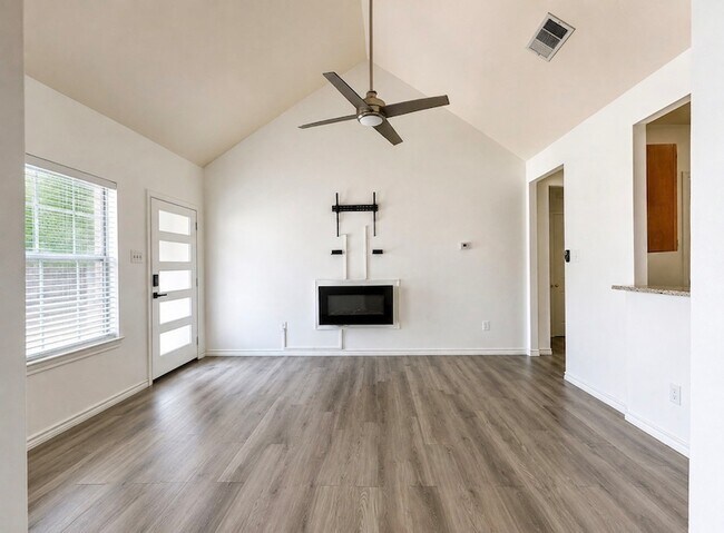 Foto del edificio - 703 Perry Ave