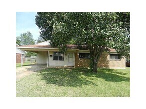 Building Photo - 3205 Bistineau Dr