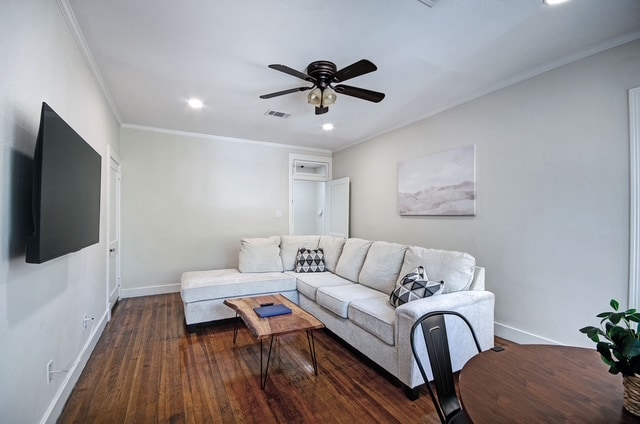 Photo - 209 W Leake St Apartment