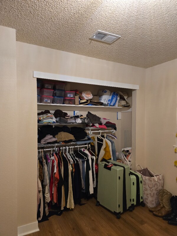 Foto del edificio - 7512 Whisperwillow Dr