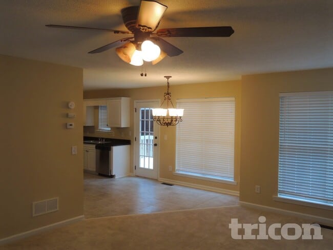 Foto del edificio - 214 Amber Trce