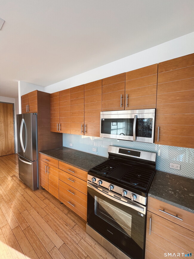 Foto del edificio - 33 N Water St