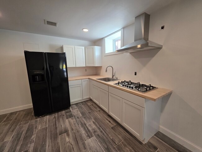 Foto del edificio - 1367 Reservoir Ave