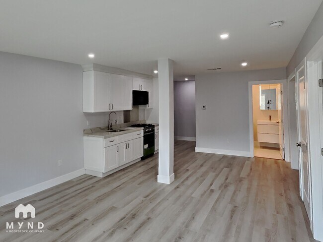 Foto del edificio - 1395 Newcomb Ave