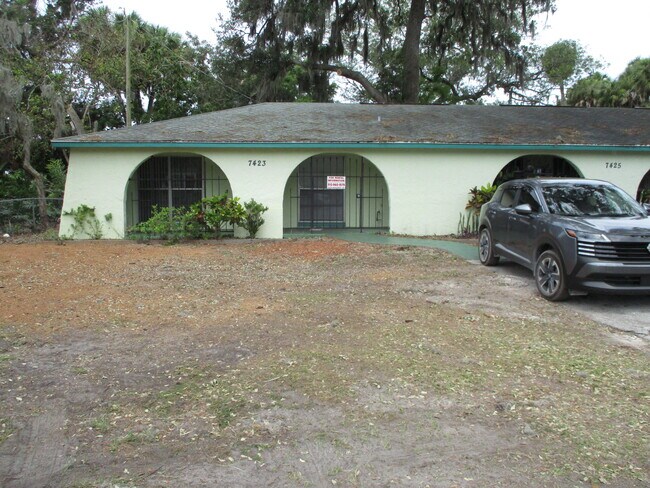 Foto del edificio - 7423 Washington St