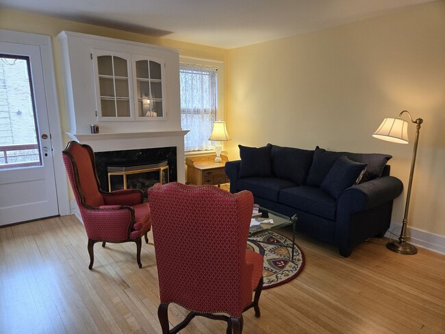 Foto del edificio - Charming 2 Bedroom in Downtown Madison