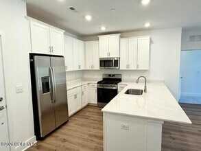 Building Photo - 29104 Radford Ct