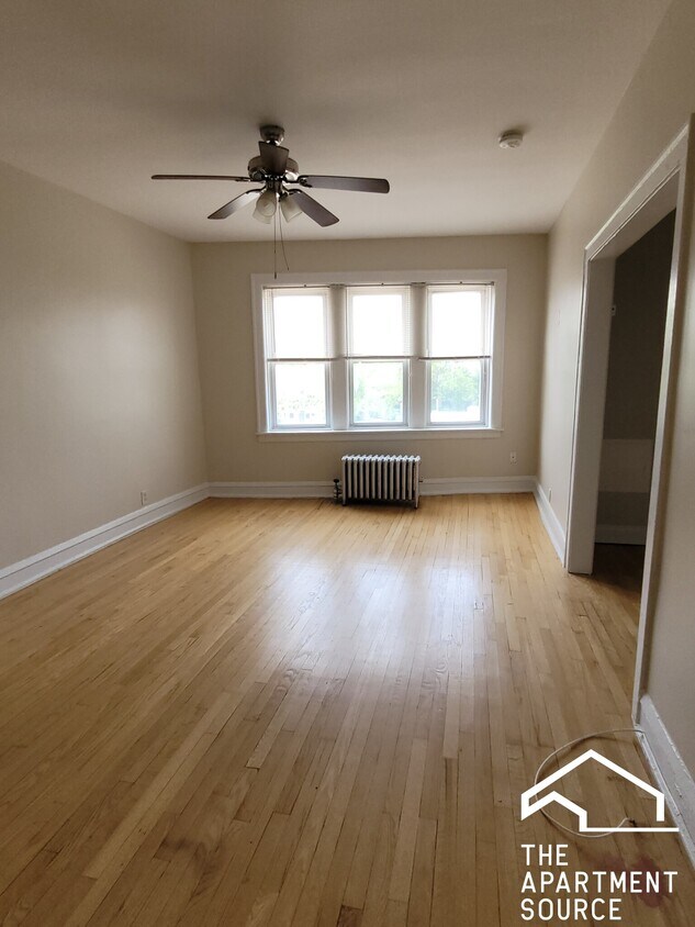 Foto principal - 1145 W Morse Ave