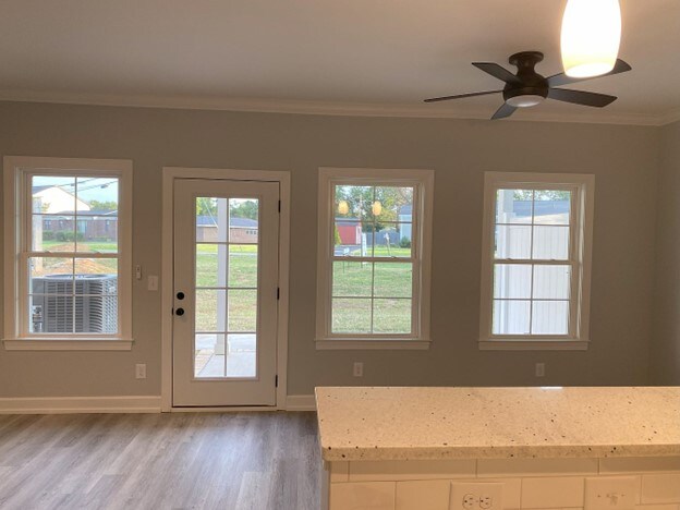 Foto del edificio - 102 Maple Vw Dr