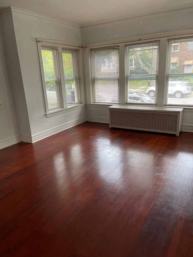 Building Photo - 4831 Greenleaf St