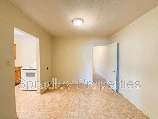 Building Photo - 234A W 7th Ave