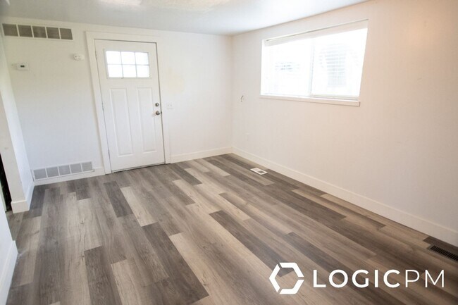 Foto del edificio - 4332 Adams Ave