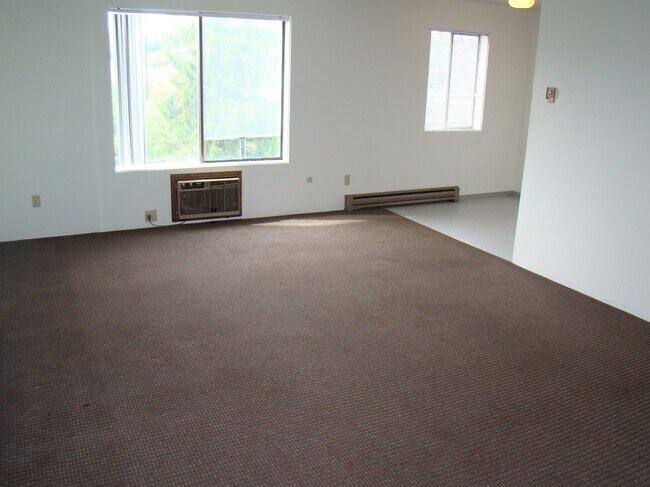 Building Photo - 630 NE Maiden Ln