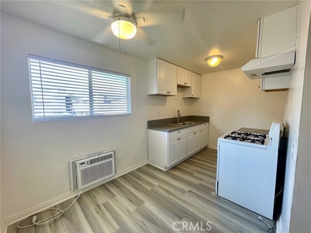 Foto del edificio - 383 Orchid Ln