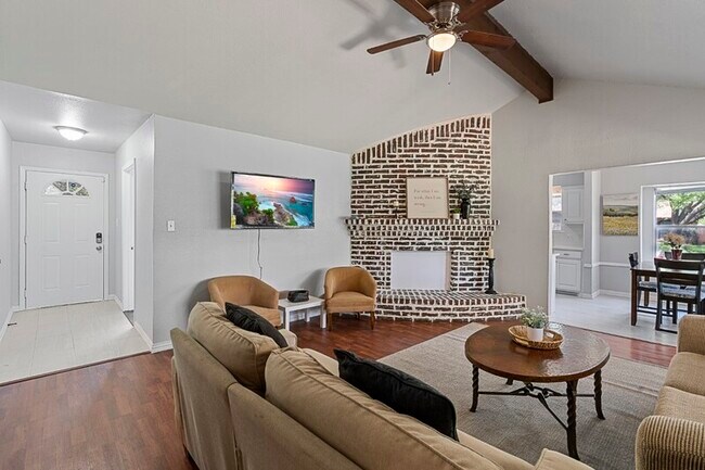 Building Photo - 7117 Church Park Dr
