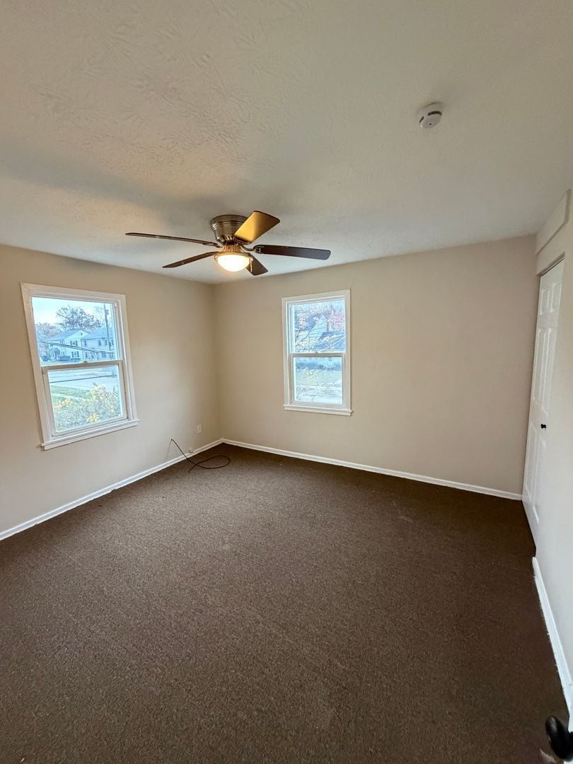 852-852 S Central Dr Lorain, OH 44052 – photo 2