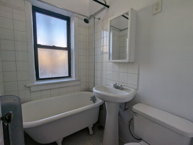 Building Photo - 3308 W Schubert Ave