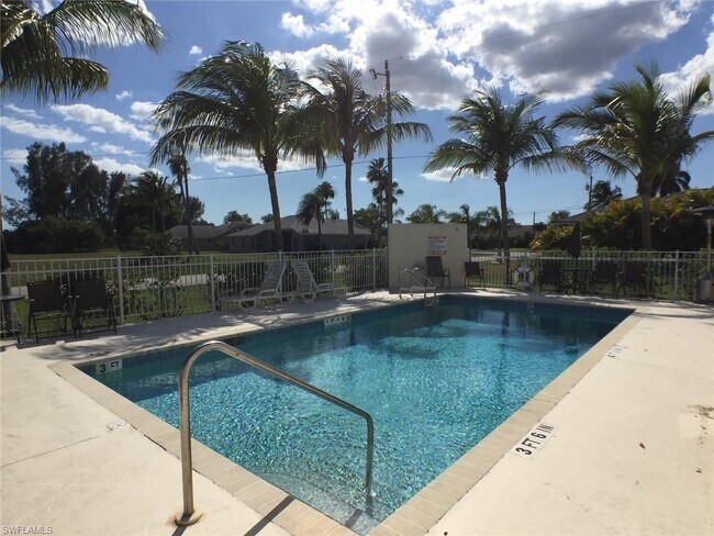 Foto del edificio - 5612 Rose Garden Rd