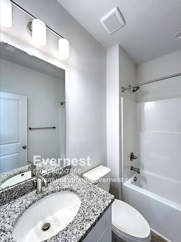 Foto del edificio - 715 N McFarland St