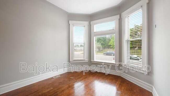 Foto del edificio - 1510 Trumbull St