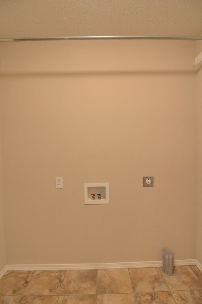 Building Photo - 3747 Bear Creek Ave
